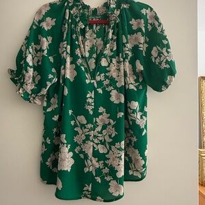 Women's Green Floral Puff-Sleeve V-Neck Top